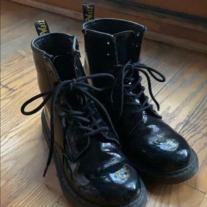DOC MARTINS 1460 WOMEN'S PATENT LEATHER BOOTS